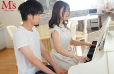 Uncensored MVSD-594 Wrapped In The Piano Lady’s Gentle Smile And Supple
