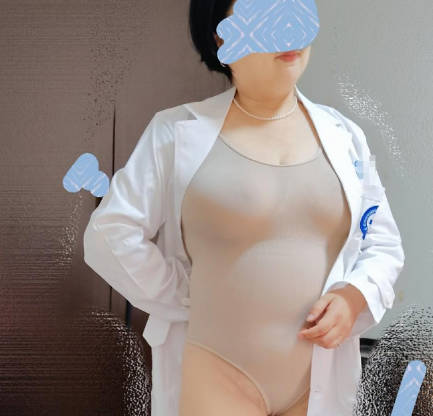 The fat female doctor's 52-year-old aunt was like a little pig and I fucked her until she climaxed and screamed