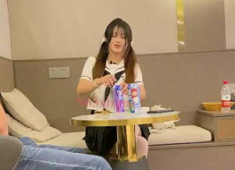 Today I Made A Date With A Cute Student Girl - Zhou Xingxing