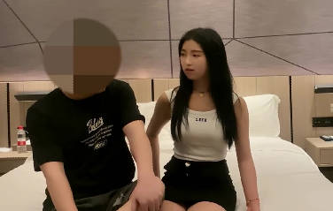 Sexy girl is so charming and charming