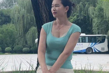 Dad said he was away on a business trip and I fucked my mom like a bitch at home