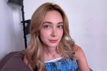 Russian Blonde Is Not Averse To Using Her Pussy For Pleasure