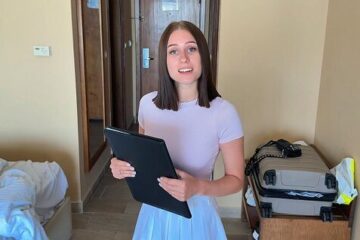 The Hotel Administrator Allowed Herself To Be Fucked In The Pussy From The First Person.