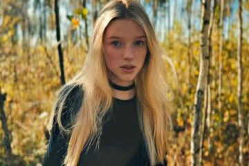 A Russian Chick Gave Herself To Her Boyfriend Outdoors.