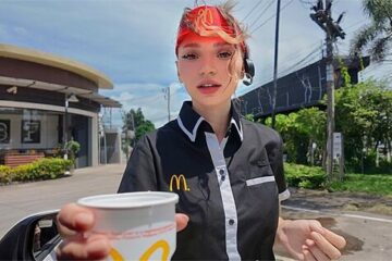 Russian Waitress Knows How To Give A First-Class Blowjob