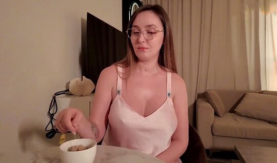 A Big-Assed Russian Woman Sxxxfully Straddled A Guy’S Strong Shaft