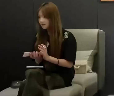 I booked a date with a pretty girl today, but my sister messed it up -7BOSS