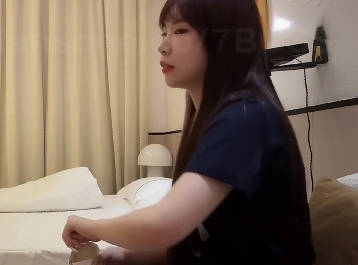 Looking for a nice, considerate, long-legged girl – 7BOSS