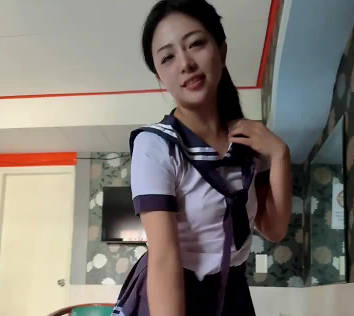 My friend was helping me check my sailor uniform size, and I accidentally… – Song Yuchuan