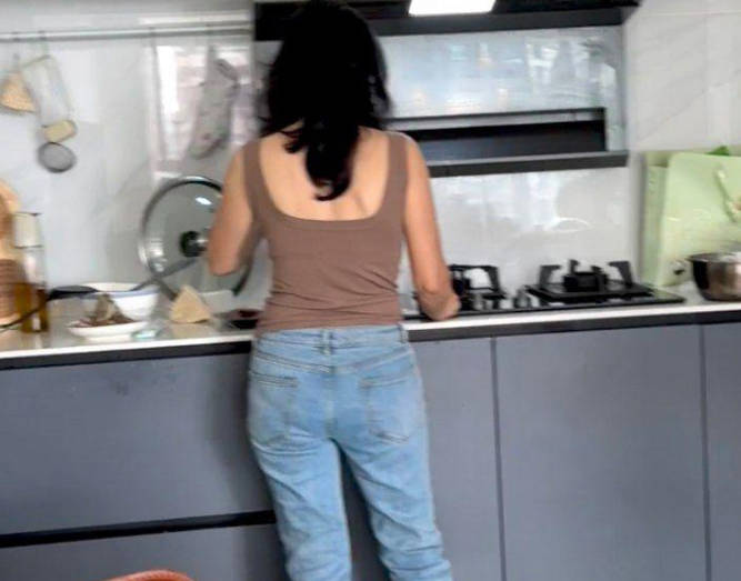 Seeing my mom talking to my dad on the phone, I xxxd my mom. My dad took me to the hospital.