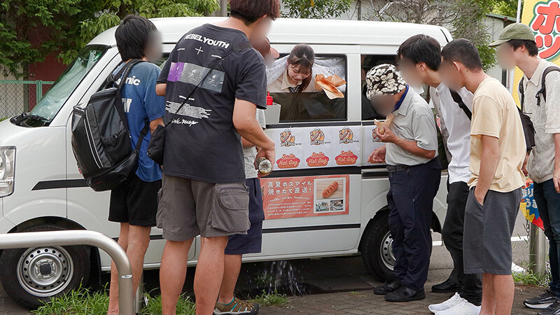 SGKI-071 Popular AV Actresses Take On The Challenge! Sell Hot Dogs While Squirting In The Ikasare Stall! Aizuki Himari Kosaka Himari