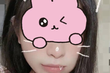 A young female high school student