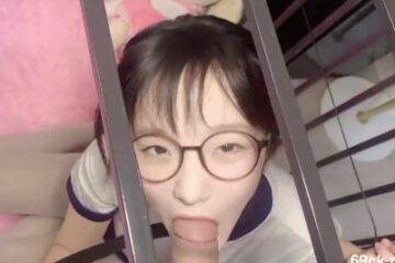 The imprisoned female dog wants to eat a penis as soon as she wakes up - UU can't sleep