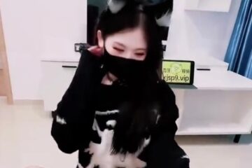 Banana Show xjx737 Cat-eared Miss seduces muscular security guard into having sex and ejaculating inside him